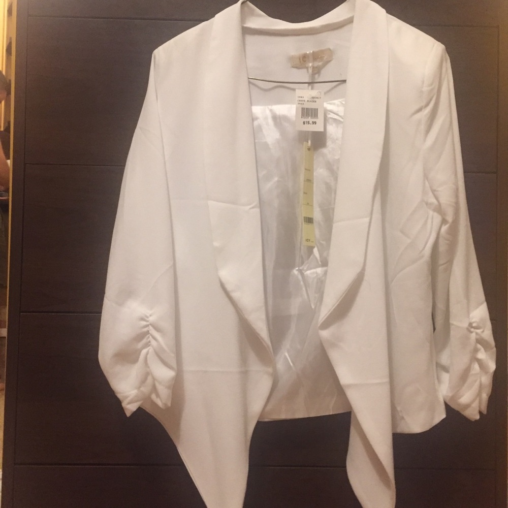 NWT White Waterfall Blazer
